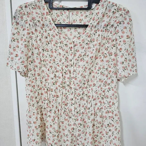[BUNJANG] CLOVIS Floral Print Blouse / CLOVIS 꽃무늬 블라우스