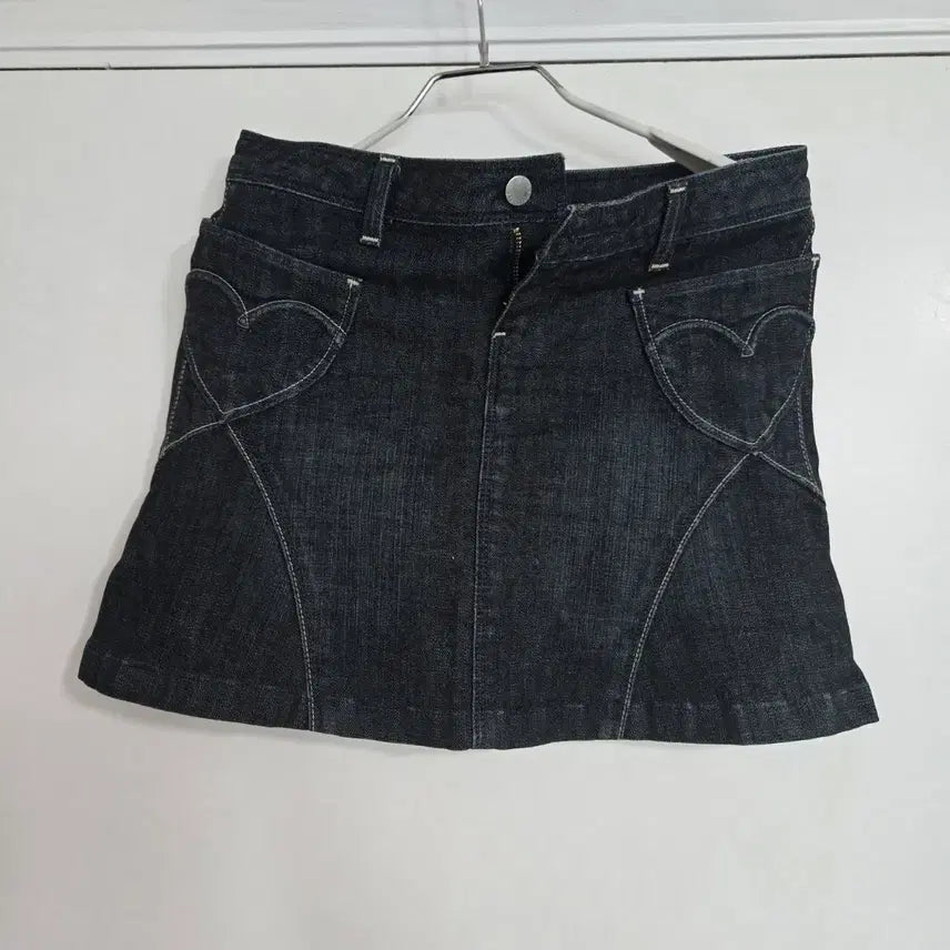 [BUNJANG] Denim Mini Skirt with Heart Pocket / 느좋 데님 미니스커트