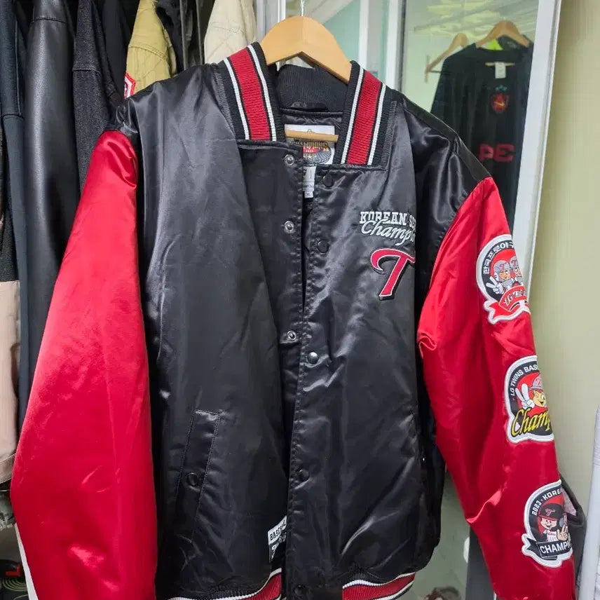 [BUNJANG] Badaners LG Twins 2023 Championship Jacket XL / 빠더너스 엘지트윈스 23년 통합우승 자켓