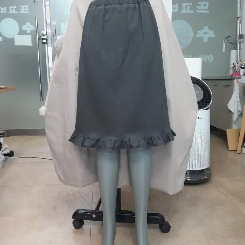 [BUNJANG] Ruffled High-Waisted Midi Skirt Charcoal / 프릴 밴딩 스커트 차콜