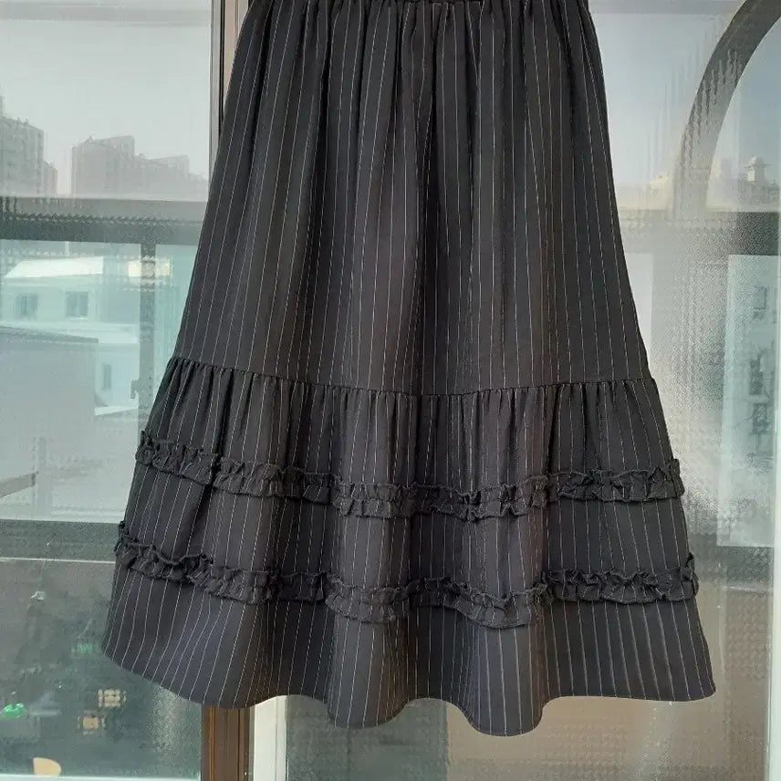 [BUNJANG] Black Stripe Ruffle Tiered Skirt / 블랙스트라이프 프릴 캉캉 스커트