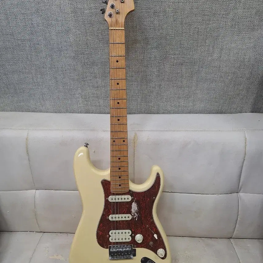 [BUNJANG] Corona Electric Guitar / 코로나 일렉기타