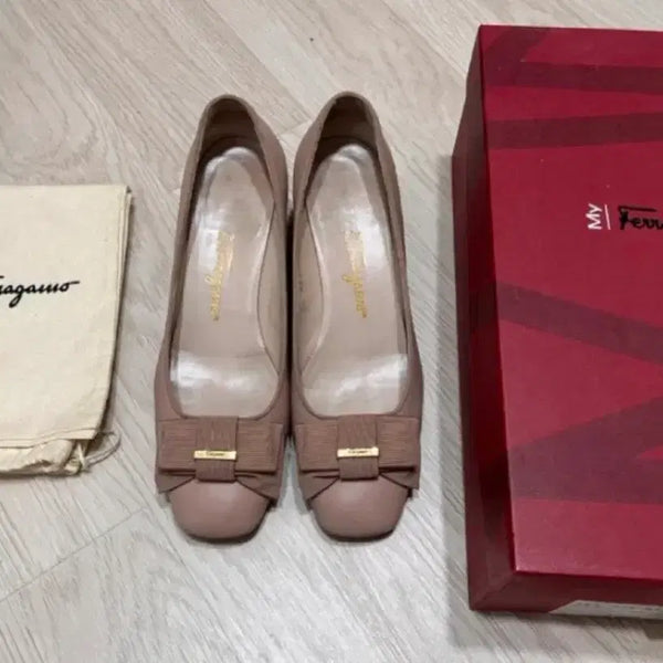 [BUNJANG] Salvatore Ferragamo My Muse Pink Ribbon Mid Heel Shoes / My Ferragamo 마이 페라가모 My Muse_핑크 리본 미들힐 슈
