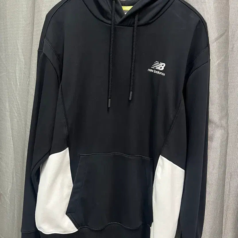 [BUNJANG] New Balance Colorblock Hoodie / 뉴발란스 블랙/화이트 배색 후드티