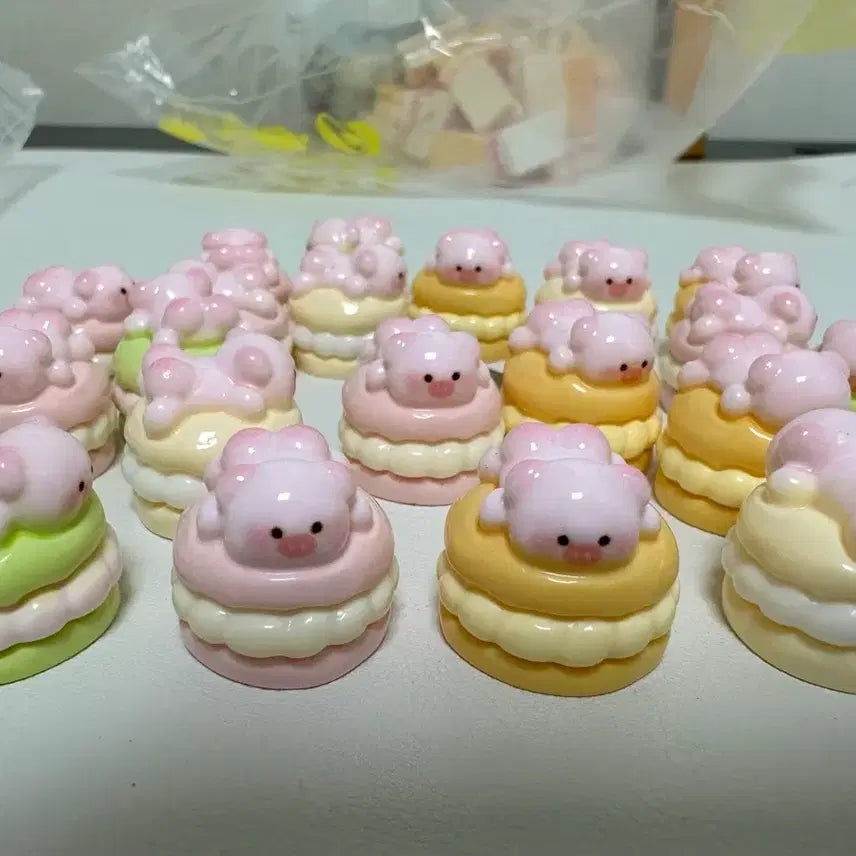 [BUNJANG] Macaron Pig Doll Charm Set / 돼지 마카롱 인형 키링  20개