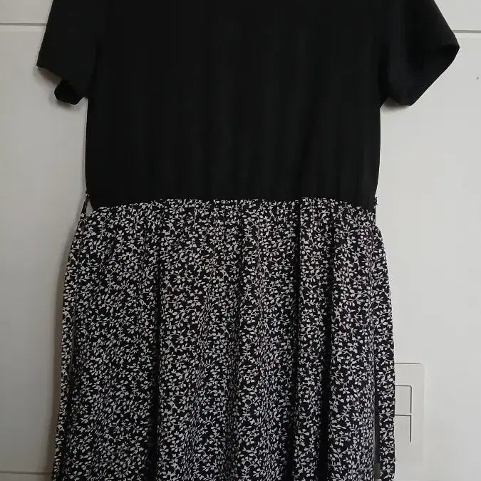 [BUNJANG] Black Spandex Floral Print Dress - Free Size / 블랙 스판 원피스 프리
