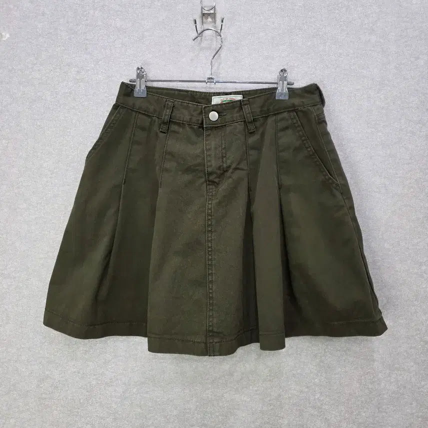 [BUNJANG] OOT Khaki Pleated Mini Skirt / OOT 카키 플리츠 스커트 아웃오브트렌드