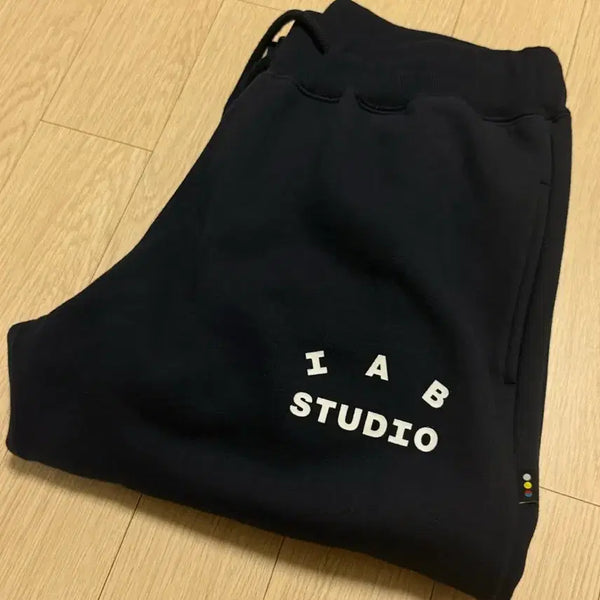 [BUNJANG] IAB Studio Navy Sweatpants / L) 아이앱 스튜디오 스웨트팬츠 네이비