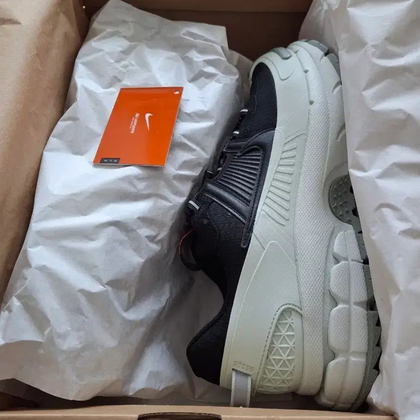 [BUNJANG] Nike Zoom Vomero 5 (Weather Resistant) / [290] 나이키 줌 보메로 롬 (눈비에 좋음)