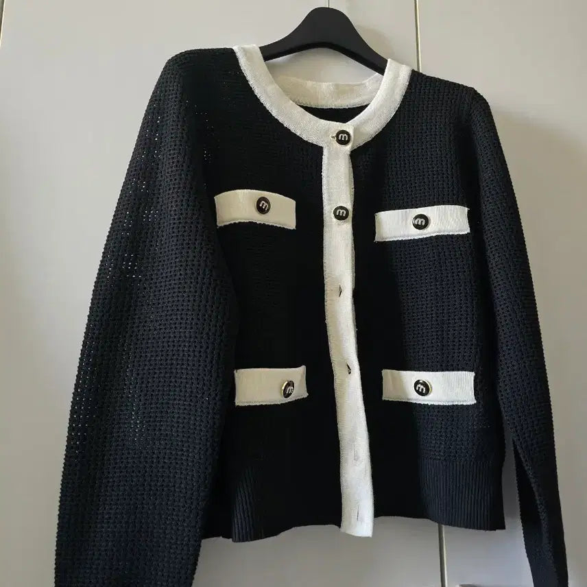 [BUNJANG] MOJO.S.FINE Black and White Knit Cardigan / 모조엔. 블랙 앤 화이트 니트 가디건