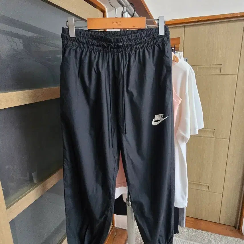 [BUNJANG] Nike Women's Nylon Jogger Pants (Lightweight Summer Material) - Size S / 여성S 65 나이키 여름 우먼스 나이론 조거팬츠(매우 얋은재질)