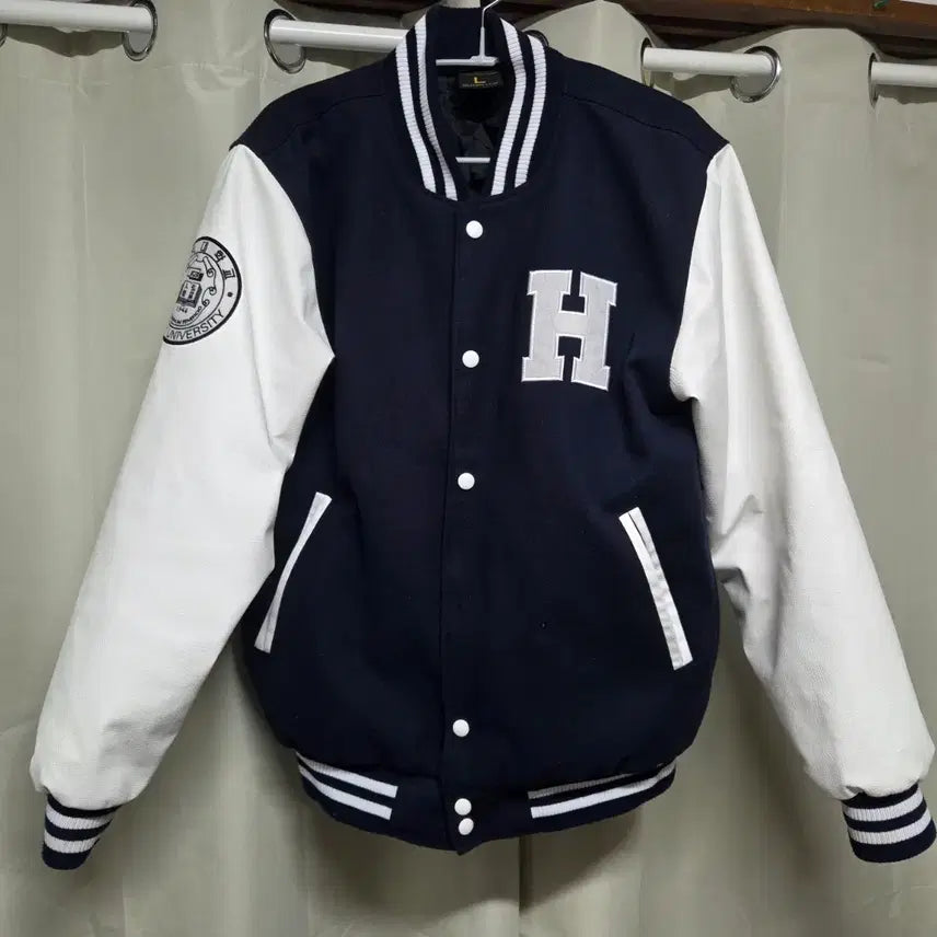 [BUNJANG] Hongik University Industrial Data Engineering Major Varsity Jacket / 홍익대학교 산업데이터공학전공 과잠/학잠 - 네이비 & 화이트