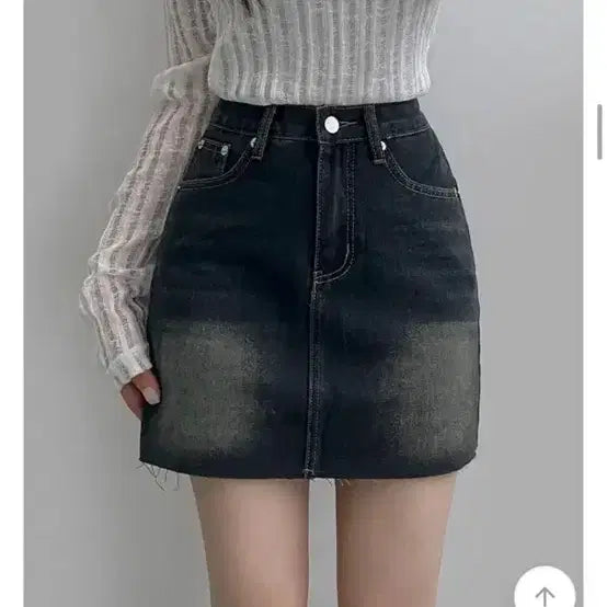 [BUNJANG] Avely Black Denim Mini Skirt Y2K / 애이블리 청치마 스커트 y2k 미니스커트 흑청