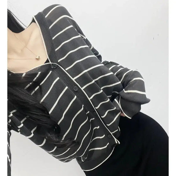 [BUNJANG] De Belade of Madame From Day One Stripe Charcoal Summer Cardigan / 수입의류 스트라이프 챠콜 여름 가디건 드벨라드오브라메드프롬데이원