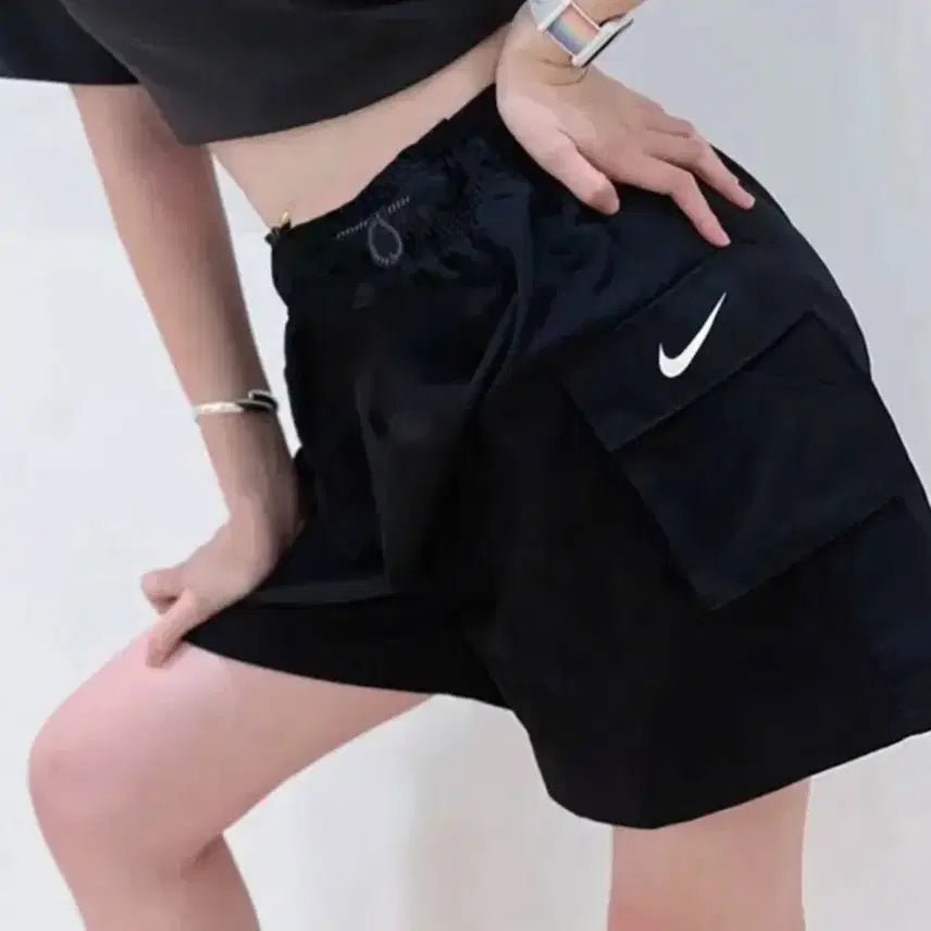 [BUNJANG] Nike Black High-Rise Woven Cargo Shorts - Size S / 나이키 블랙 하이라이즈 우븐 카고 쇼츠 s