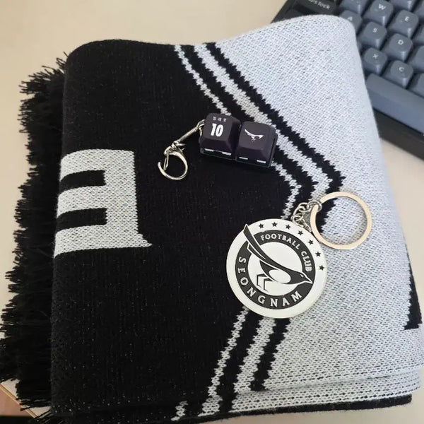 [BUNJANG] Seongnam FC Signed Merchandise Bundle - Scarf, Keychains, etc. / 성남fc 싸인 굿즈 일괄판매 - 머플러,키링 등