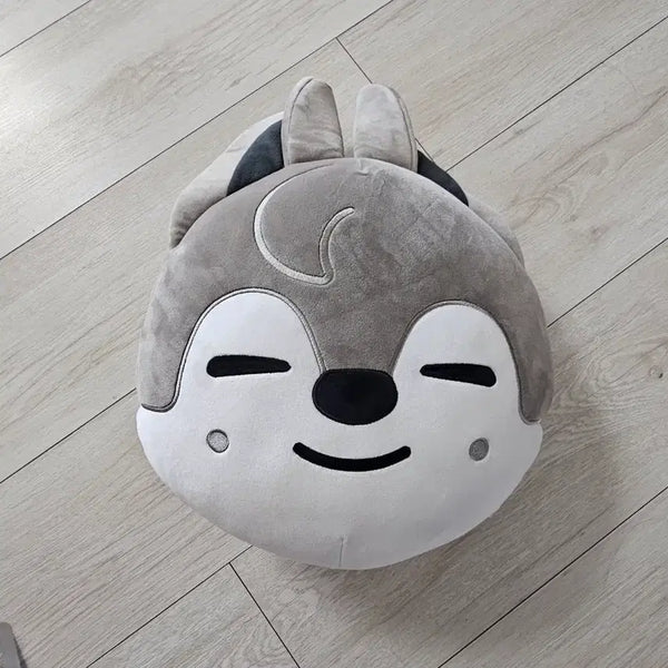 [BUNJANG] Stray Kids Wolf Chan Plush Cushion Official Goods / 스트레이키즈 스키즈 스키주 울프찬 플러시 쿠션 미사용 방찬 공식굿즈