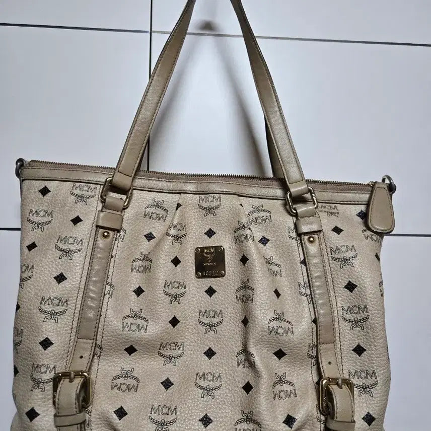 [BUNJANG] MCM Visetos Ivory Shoulder Bag / MCM 정품 비세토스 아이보리 숄더백(성주택있음)