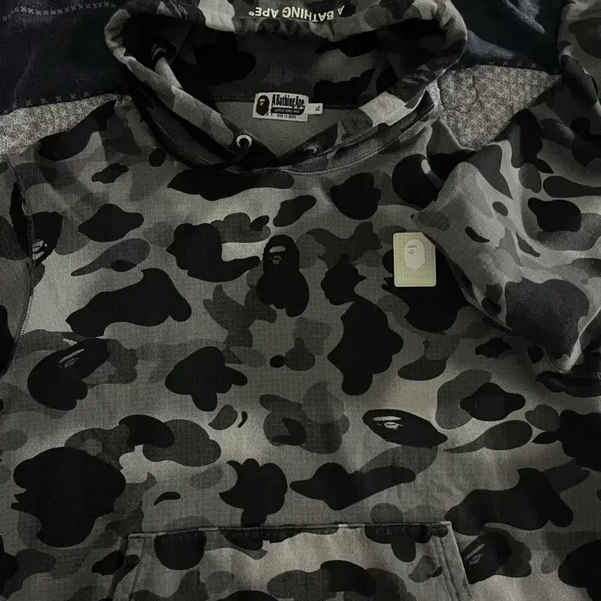 [BUNJANG] BAPE Camo Shark Hoodie / 베이프 카모 후드티