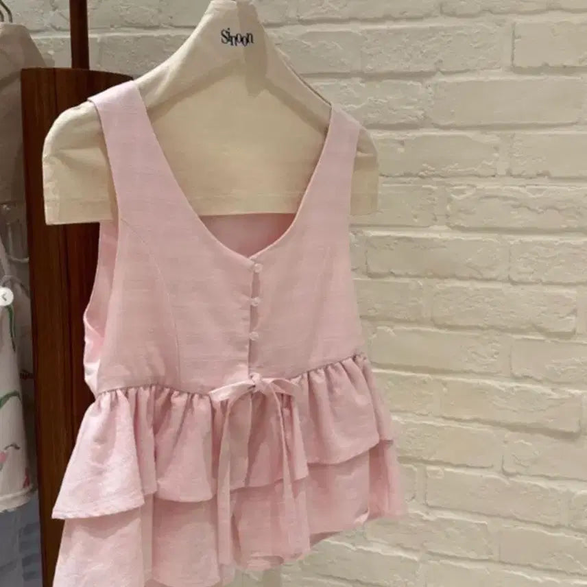 [BUNJANG] SINOON V-Neck Vest Blouse / 시눈 브이넥 베스트 블라우스
