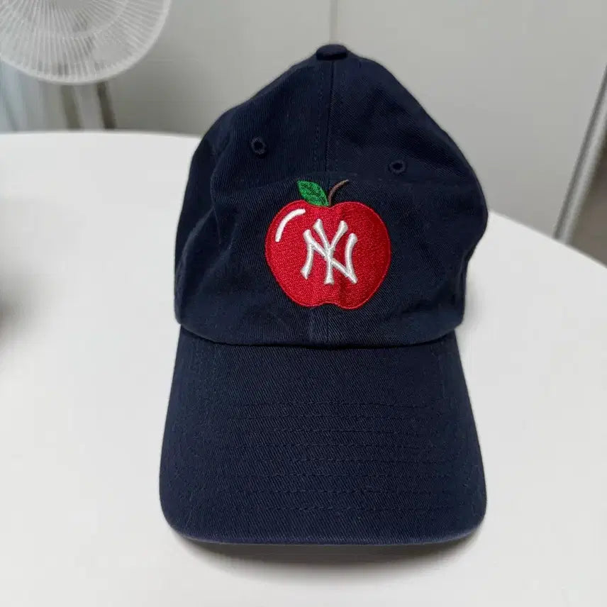 [BUNJANG] 47 Brand New York Yankees Navy Apple Baseball Cap / 47브랜드 뉴욕양키스 볼캡 네이비 애플 사과
