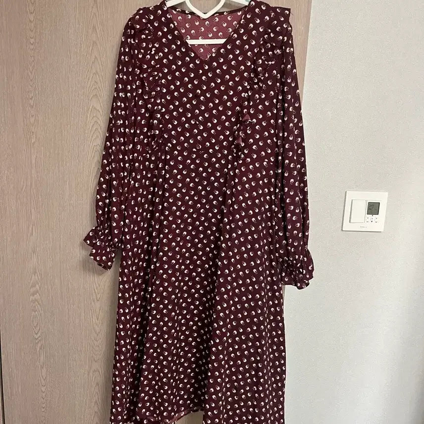 [BUNJANG] Button Frill Flower Long Dress Burgundy / 단추 프릴 플라워 롱원피스 버건디