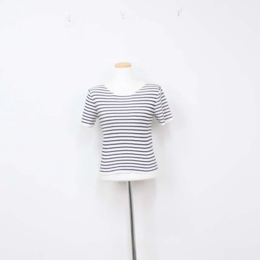 [BUNJANG] COINCAS Women's Striped Short-Sleeve Knit T-shirt (Free Size) / [정품] 코인코즈 여성 스트라이프 반팔 니트 티셔츠 F 정인샵