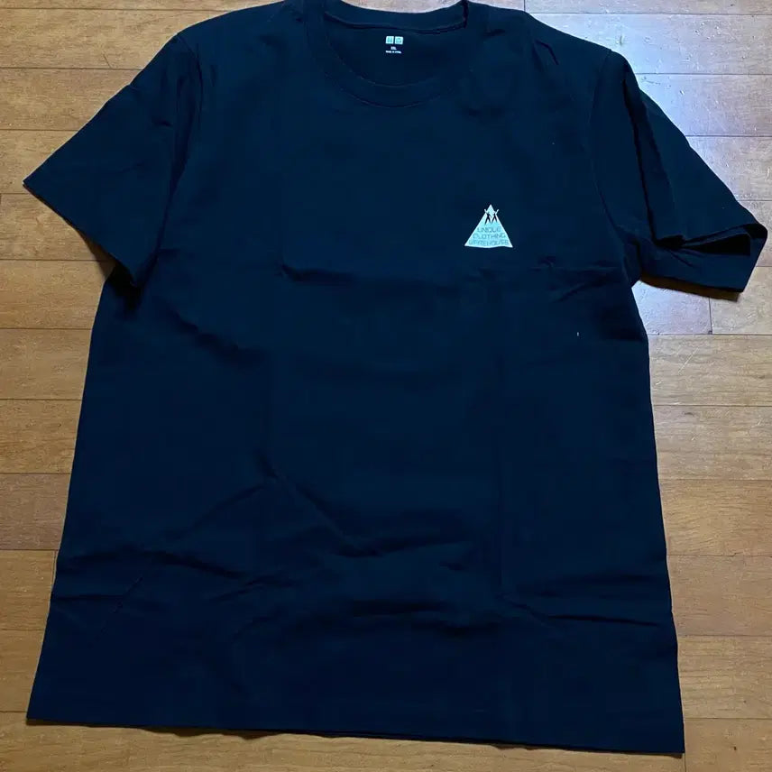 [BUNJANG] Uniqlo 40th Anniversary Logo T-Shirt 2XL / 유니클로 40주년 기념 로고 반팔 2XL