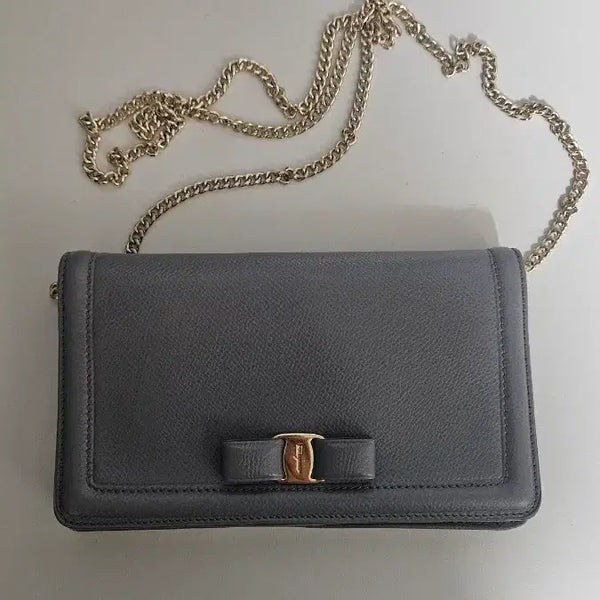 [BUNJANG] Salvatore Ferragamo Chain Wallet Grey / 페라가모 체인 반지갑 그레이