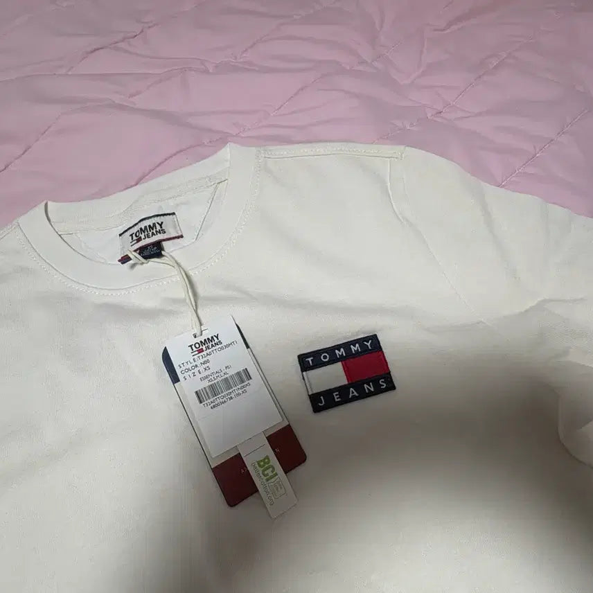 [BUNJANG] Tommy Hilfiger T-shirt, Uniqlo Pants / 타미힐피거 반팔 유니클로 바지