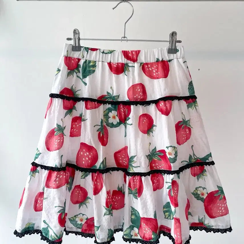 [BUNJANG] Arcenciel Strawberry Midi Skirt / 괴짜 모리걸 아컨시엘 arcenciel 딸기 치마