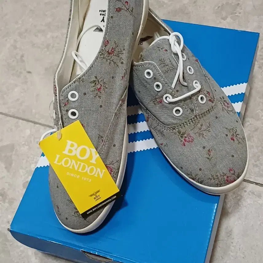 [BUNJANG] Boy London Flower Printing Sneakers / 보이런던 플라워  스니커즈 / 단화 240mm