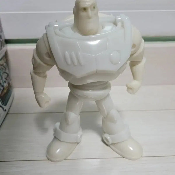 [BUNJANG] Toy Story Buzz Lightyear Glow-in-the-Dark Figure / 토이스토리 버즈라이트이어 야광 피규어