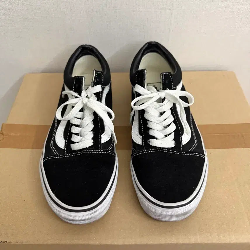 [BUNJANG] Vans Old Skool Black Sneakers / 반스 올드스쿨 블랙 245