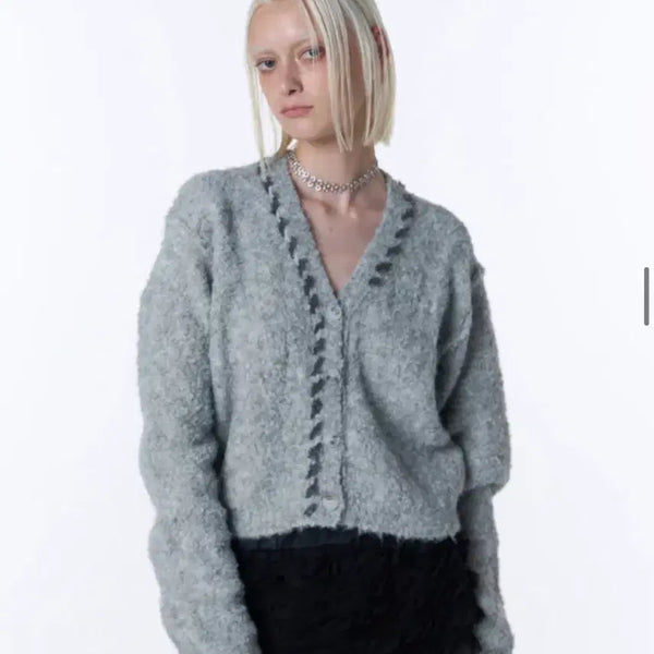 [BUNJANG] Ordinary Holiday Boucle V-Neck Cardigan / 오디너리 홀리데이 부클 브이넥 가디건