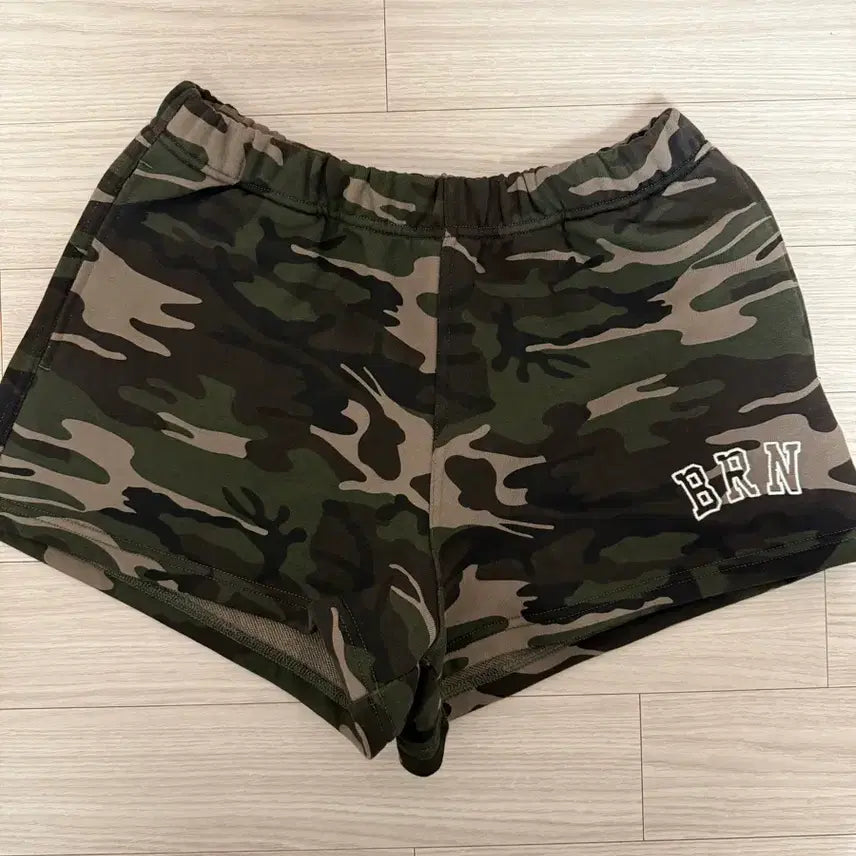 [BUNJANG] Born to Win Camo Sweat Shorts / 새상품 본투윈 카모 반바지 W BRN SWEAT SHORTS CAMO