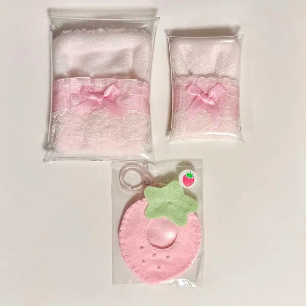 [BUNJANG] Sylvanian Families Baby Sleeping Bag & Pouch Set (Strawberry Ribbon) / 실바니안 아기 침낭 외출 파우치 사토님 딸기 리본