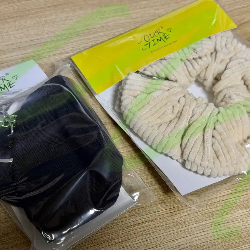 [BUNJANG] Jung Hae In Our Time Fan Meeting Photocard Hair Scrunchie & Ball Cap Keyring Set / 정해인 볼캡키링 & 스크런치 (팬미팅 굿즈)