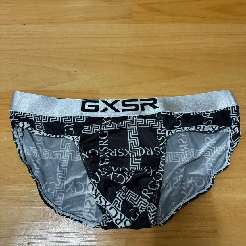 [BUNJANG] Men's Breathable Triangle Briefs (Pack of 100) / 새상품 남성 삼각팬티 100 개당