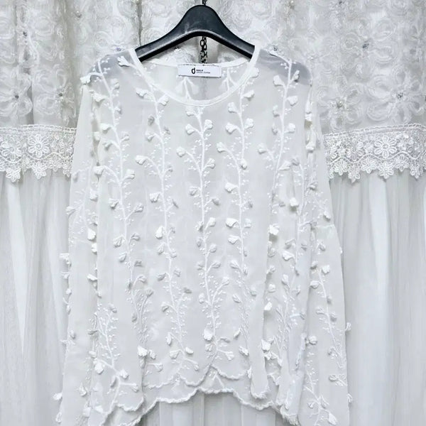 [BUNJANG] Sheer Embroidered Blouse / 시스루)  자수 블라우스