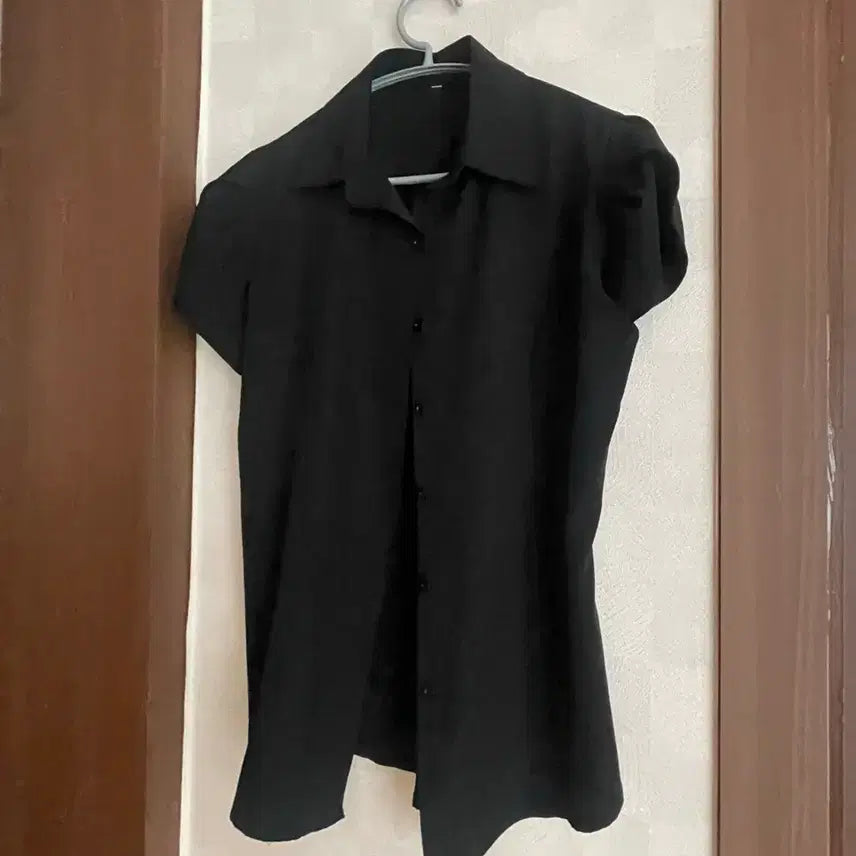 [BUNJANG] Black Short-Sleeve Blouse / 검정색 반팔 블라우스