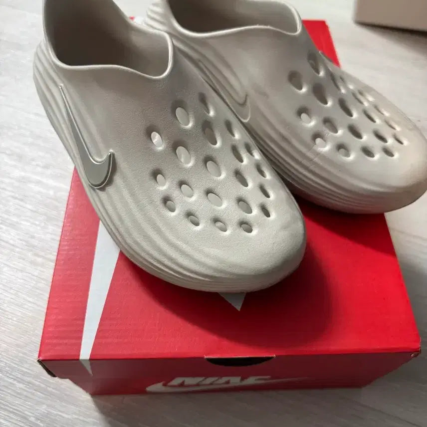 [BUNJANG] Nike React x Rejuvenate Ochre Wood Brown Slip-Ons / 나이키 리액트x리주버네이트 오어우드 브라운
