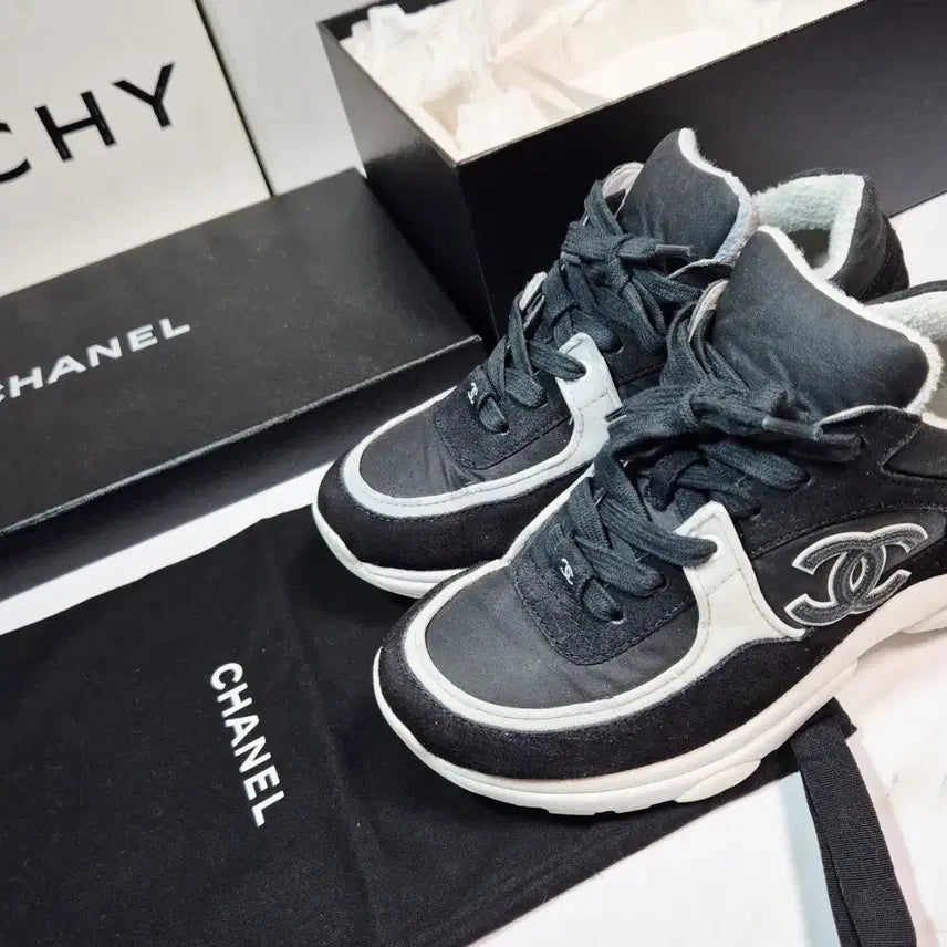 [BUNJANG] Chanel CC Logo Women's Sneakers / (정품) 샤넬 CC로고 여성 스니커즈 운동화 신발 35