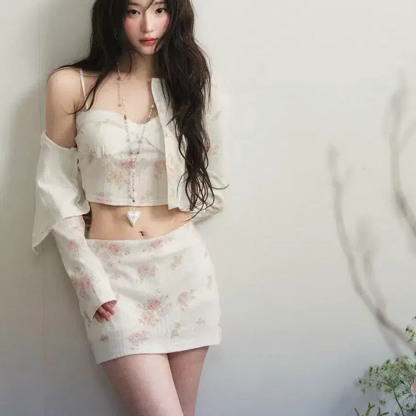 [BUNJANG] 1P STUDIO Flower Skirt Set-up S / [인플루언서 연주 착용] 1P STUDIO 플라워 스커트 셋업 S