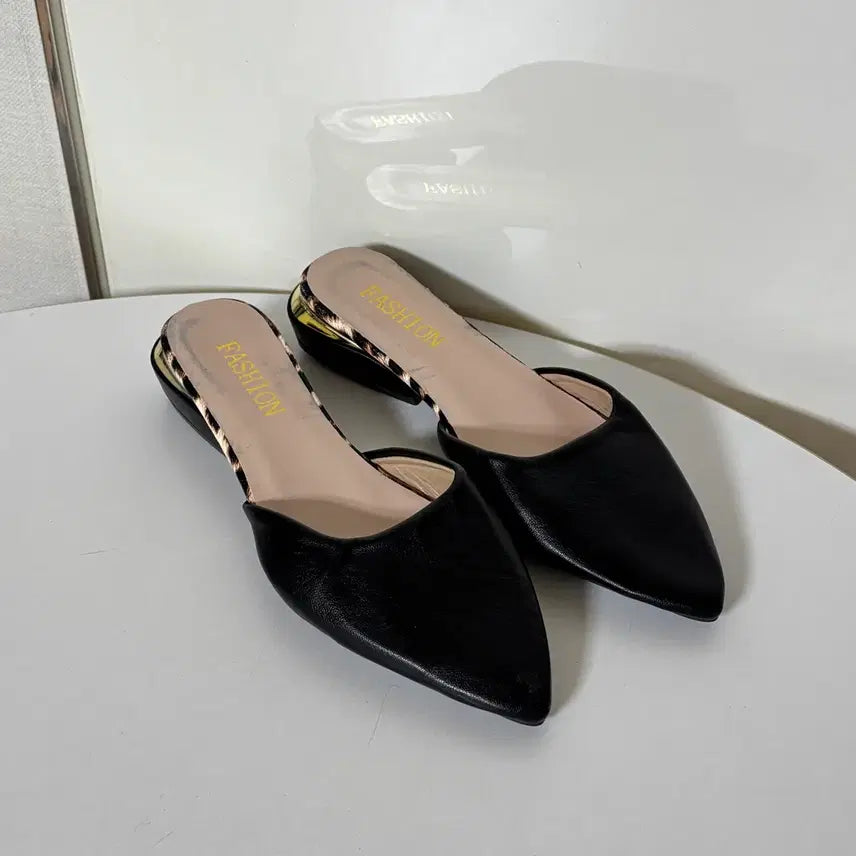 [BUNJANG] Black Leather Leopard Print Loafers (3cm Heel, Size 230) / #새상품 230사이즈 3cm 블랙가죽 호피 블로퍼