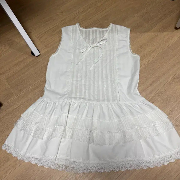 [BUNJANG] Frilled Layered Sleeveless Blouse / 나시프릴레이어드블라우스