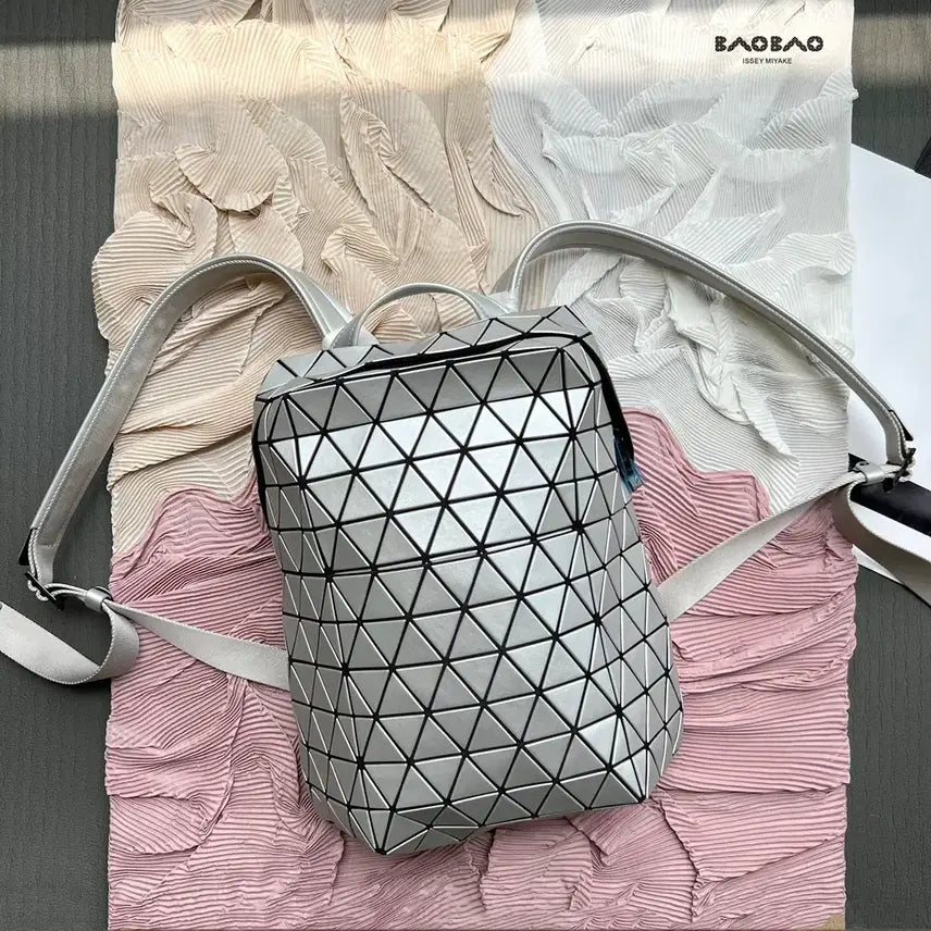 [BUNJANG] Issey Miyake Backpack Silver Casual / 이세이미야케  백팩 실버 캐쥬얼
