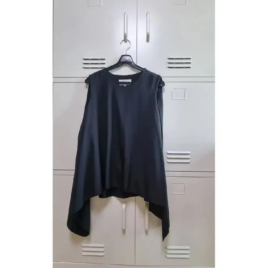[BUNJANG] RINGSEUL Asymmetrical Blouse - Black, Free Size / 링서울 언발 블라우스 - 블랙,프리