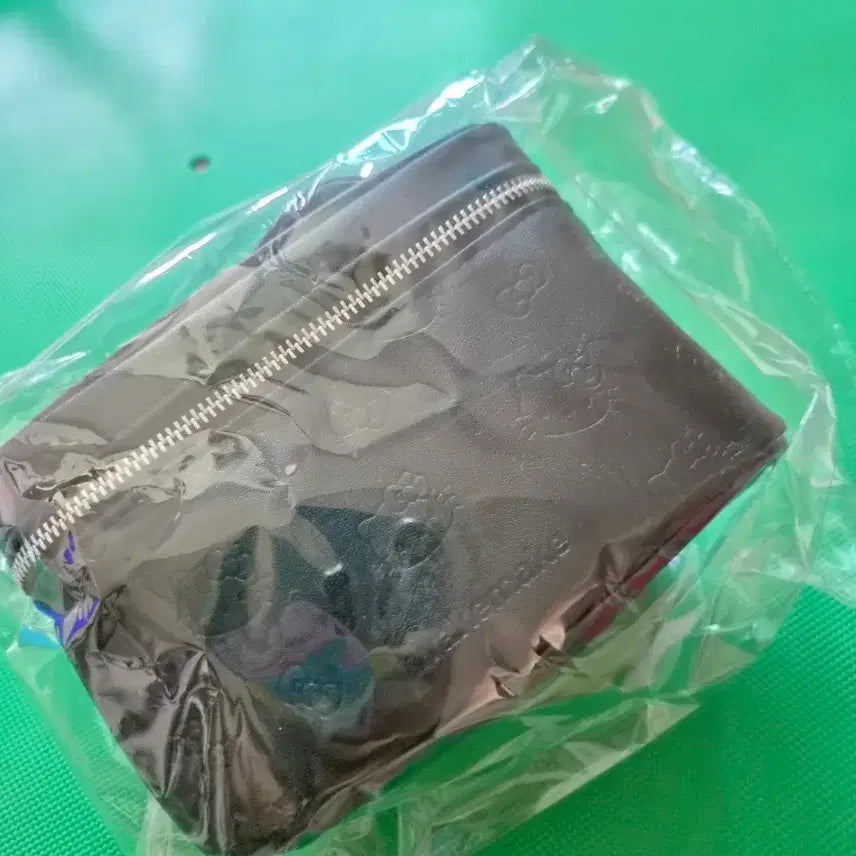 [BUNJANG] WakeMake Hello Kitty Black Leather Pouch / 미개봉 새상품)웨이크마이크 헬로키티 블랙 레더 파우