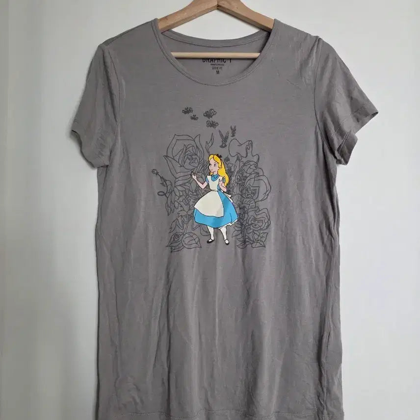 [BUNJANG] Disney Alice Graphic Print Short Sleeve T-Shirt M / 디즈니 그래픽티 앨리스 프린팅 반팔 티셔츠 M